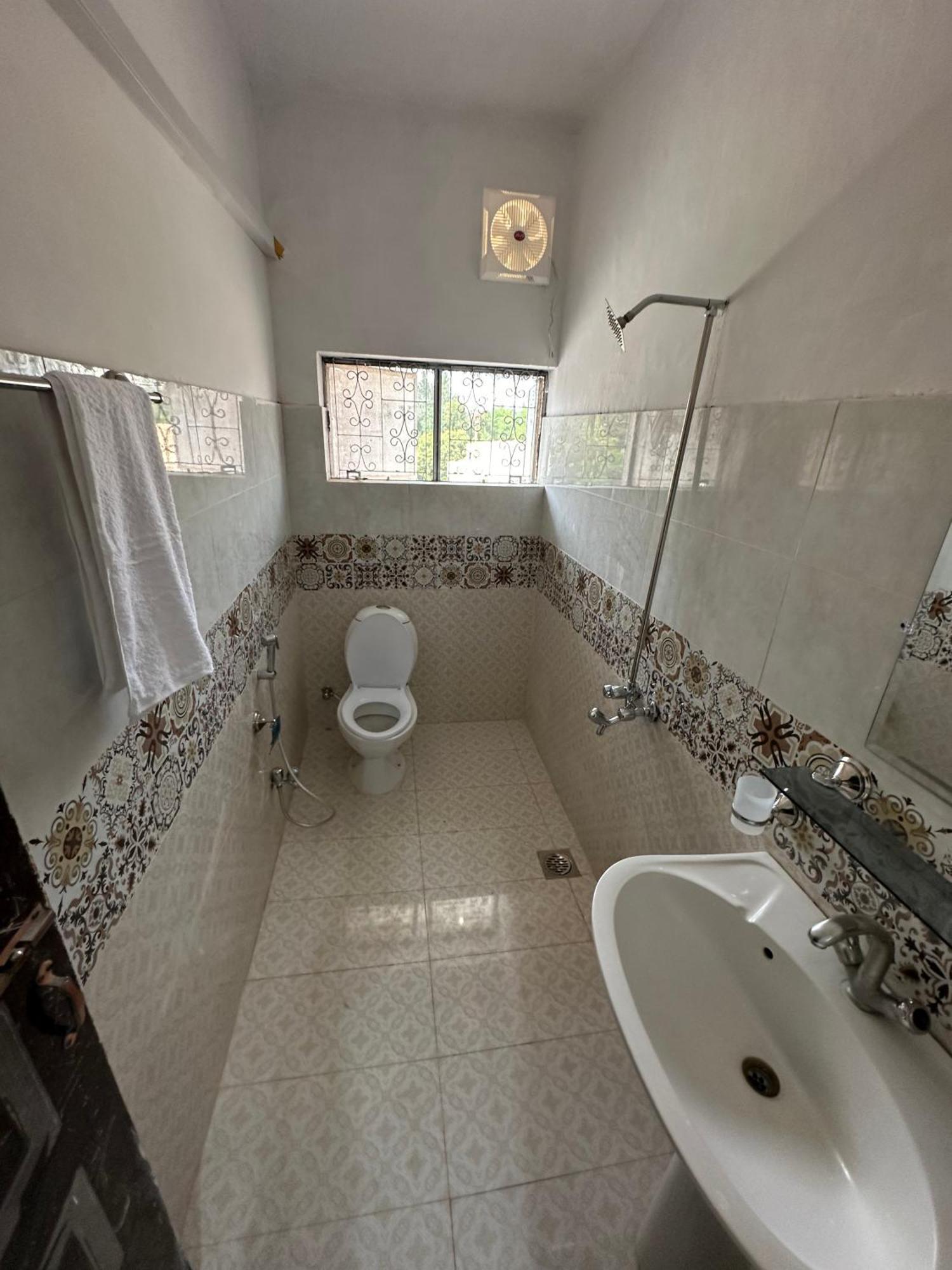 Decent Lodge Guest House Islamabad Exterior photo