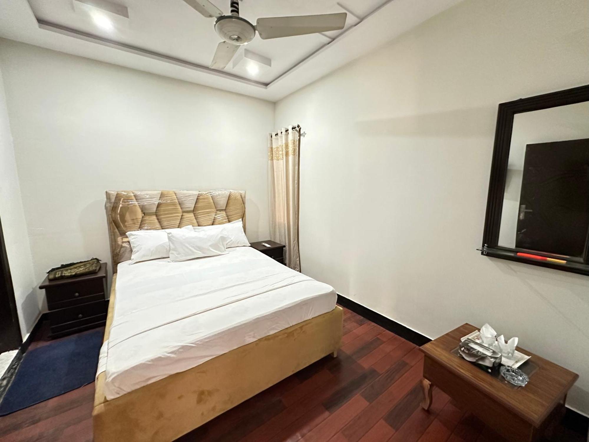 Decent Lodge Guest House Islamabad Exterior photo